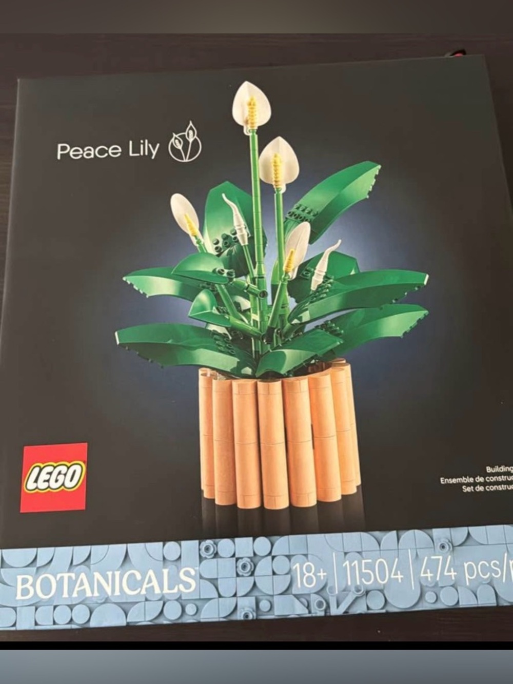 LEGO Peace Lily in Green, White & Tan